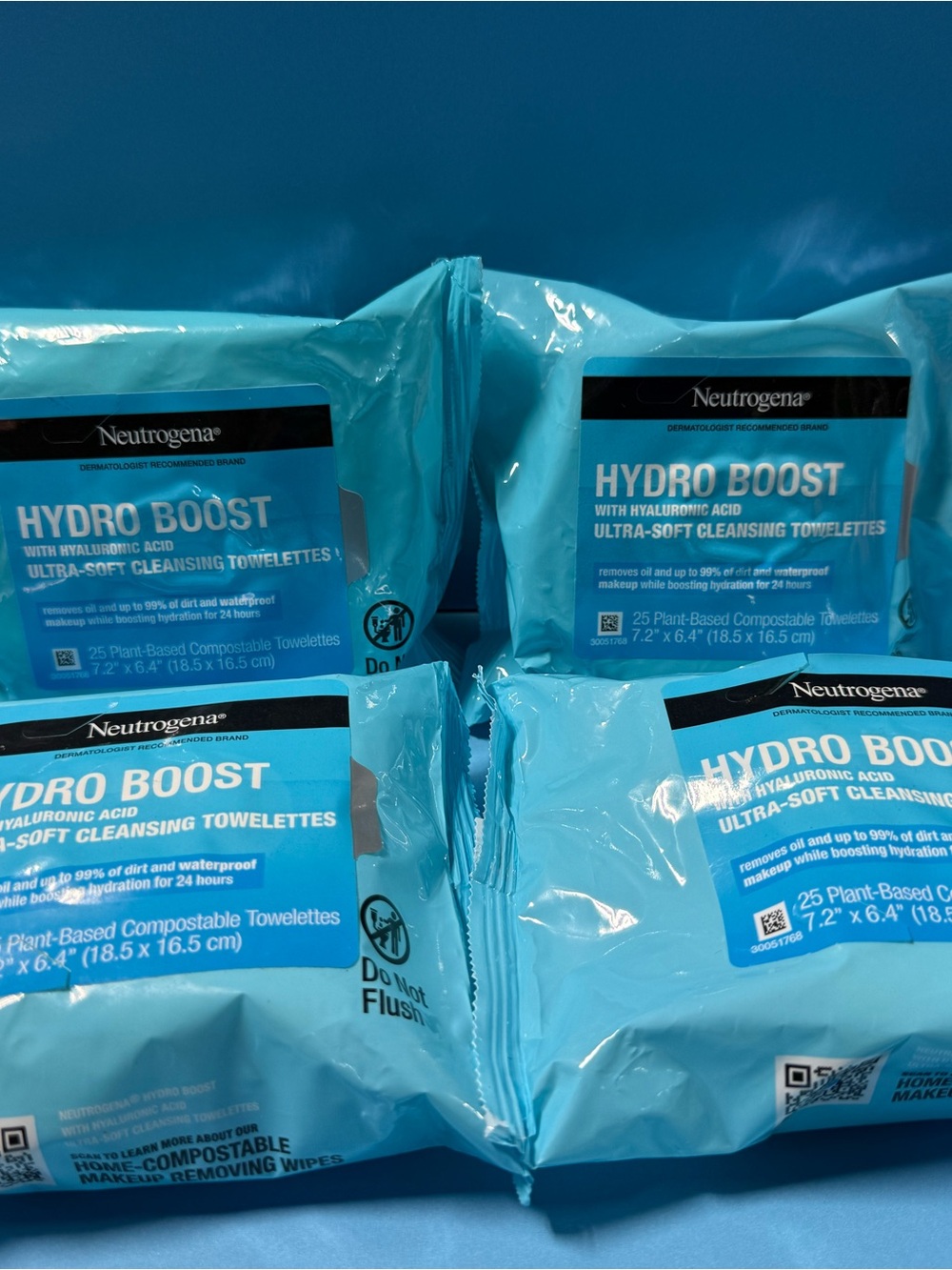 Neutrogena Hydro Boost Ultra-Soft Cleansing Towelettes — Turquoise Blue